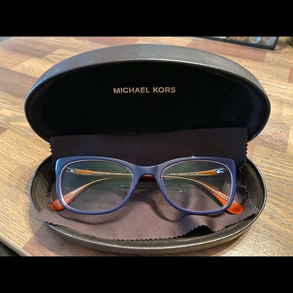 Glasses - Picture 5 of 5